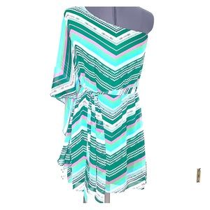 One shoulder green dress